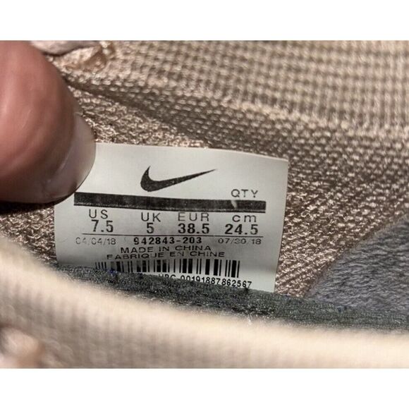 Nike Air Vapormax Flyknit 2 Shoes Womens Size 7.5 942843-203 Rose Gold Bio Beige - Picture 8 of 9